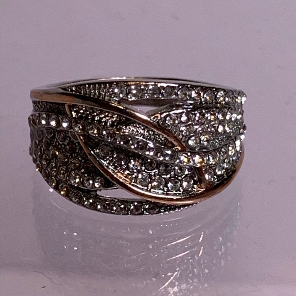 Elegant Silver and Gold Women's Ring